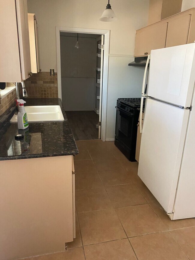 Building Photo - Eastside home ready for move in!