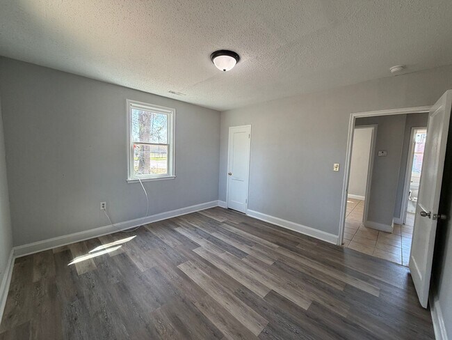 Foto del edificio - 634 Miller Rd