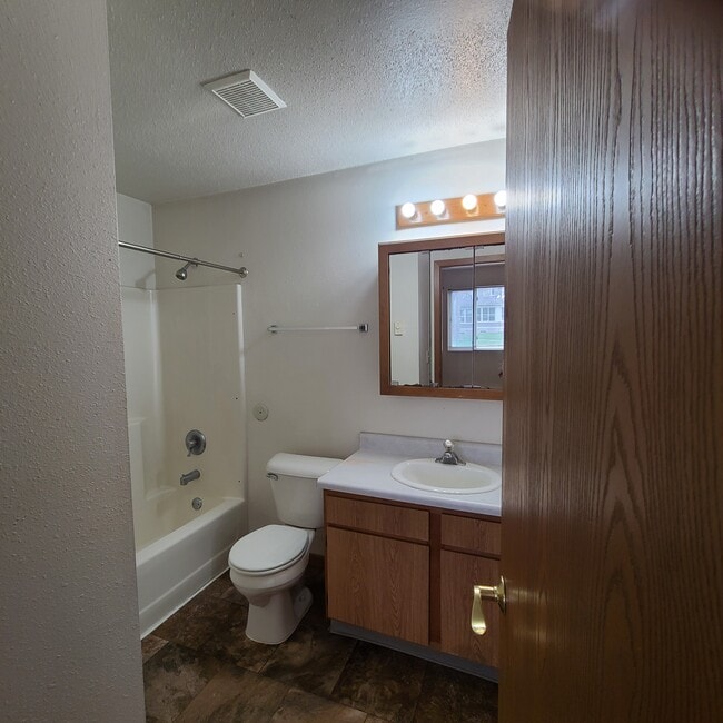 Foto del edificio - 8th & 8th Apartments