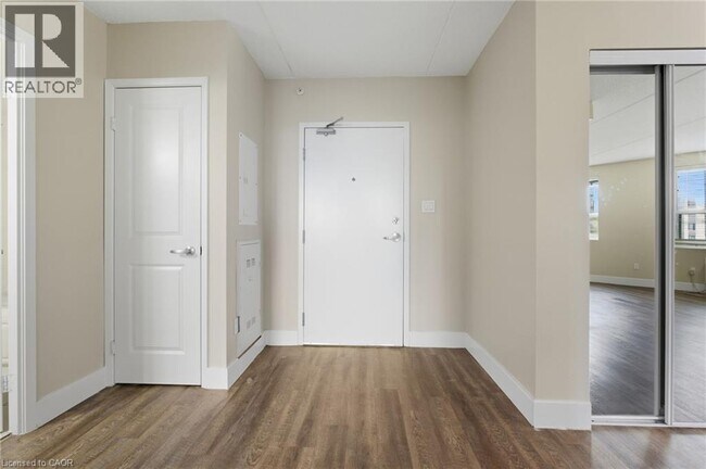 Building Photo - 149 Main St W