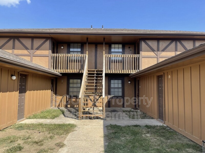 2100 SW 9th St Unit Apt A, Blue Springs, MO 64015 Condo for Rent in