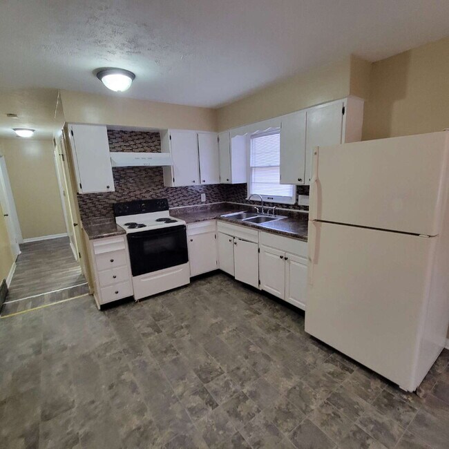 Foto del edificio - Great South Emerson 2BR/1BA House for RENT!