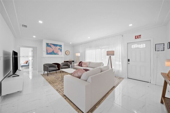 Photo - 1625 Hollywood Blvd House