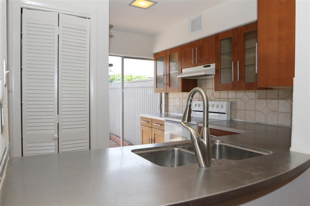 Foto del edificio - 5074 Glenmont Dr