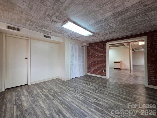 Foto del edificio - 203 W Liberty St