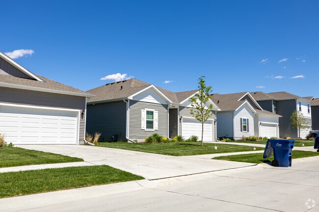 Building Photo - The Trails