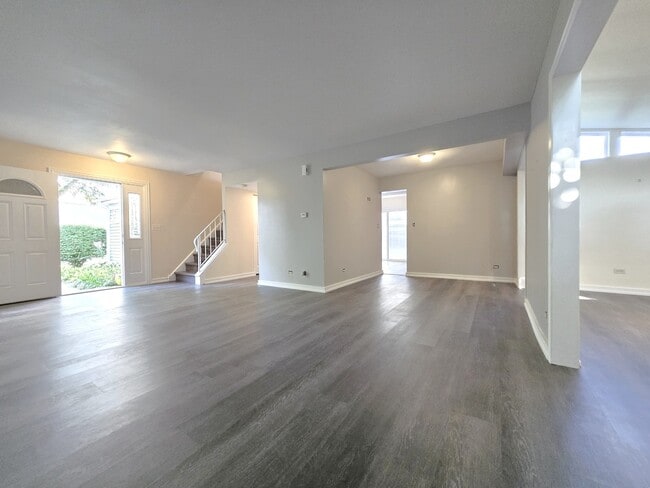 Building Photo - 4946 Somerton Dr