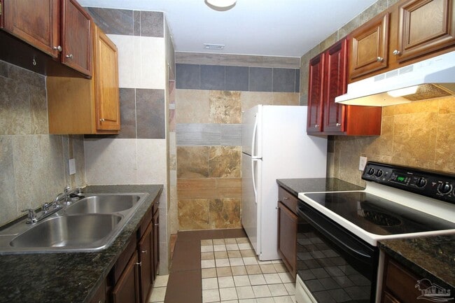 Foto del edificio - 130 E 9 Mile Rd