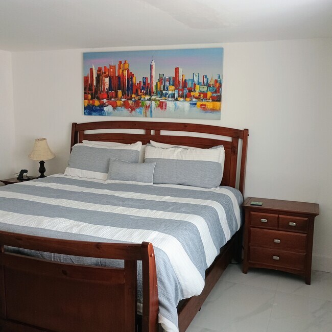 Foto del edificio - 1033 NW 7th Ter