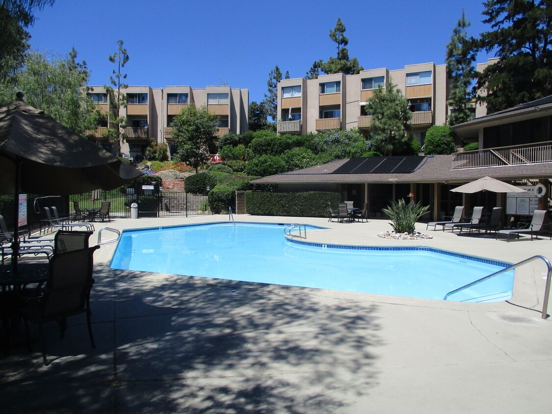 Foto principal - Lake Murray Condos. Spacious 2 Bdr 1 Ba 1s...