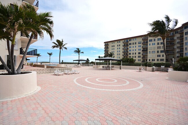 Foto del edificio - 3460 S Ocean Blvd
