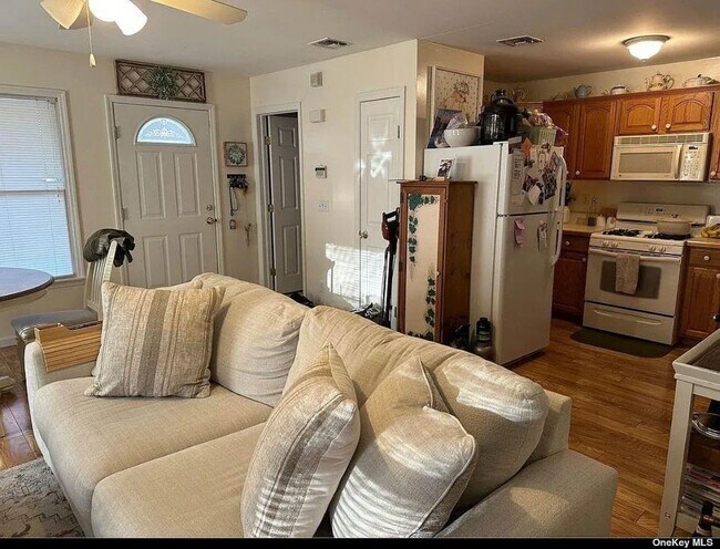 Foto del edificio - 57 Woodland Dr