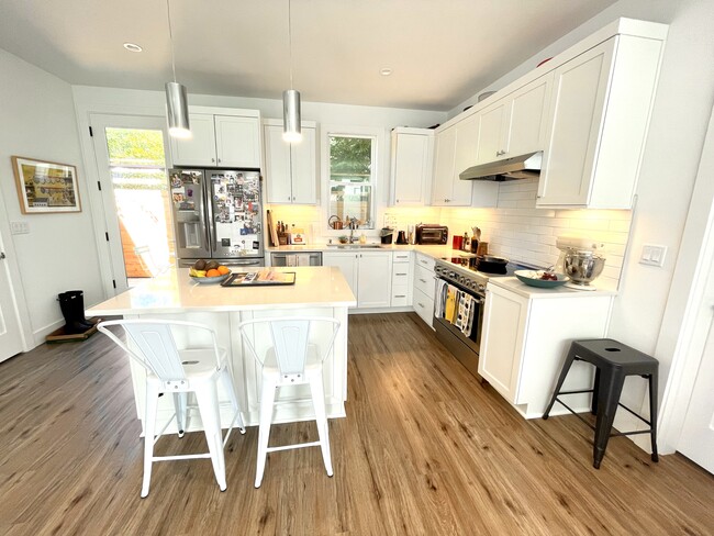 Kitchen - 4127 40th Ave SW