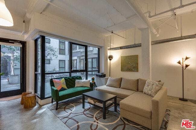 Building Photo - 1100 S Grand Ave