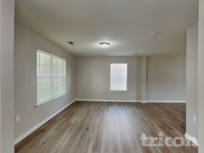 Foto del edificio - 4936 Broad Leaf Ct