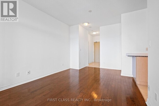 Building Photo - 901-918 HOLMES Ave