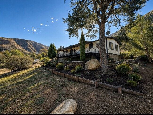 Building Photo - 216 Kearns Dr