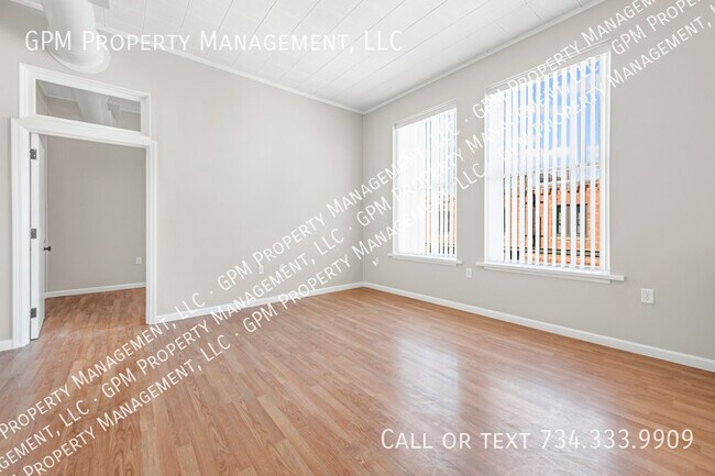 Foto del edificio - 412 Grand River Ave