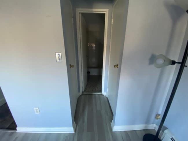 Building Photo - 838 Pelhamdale Ave