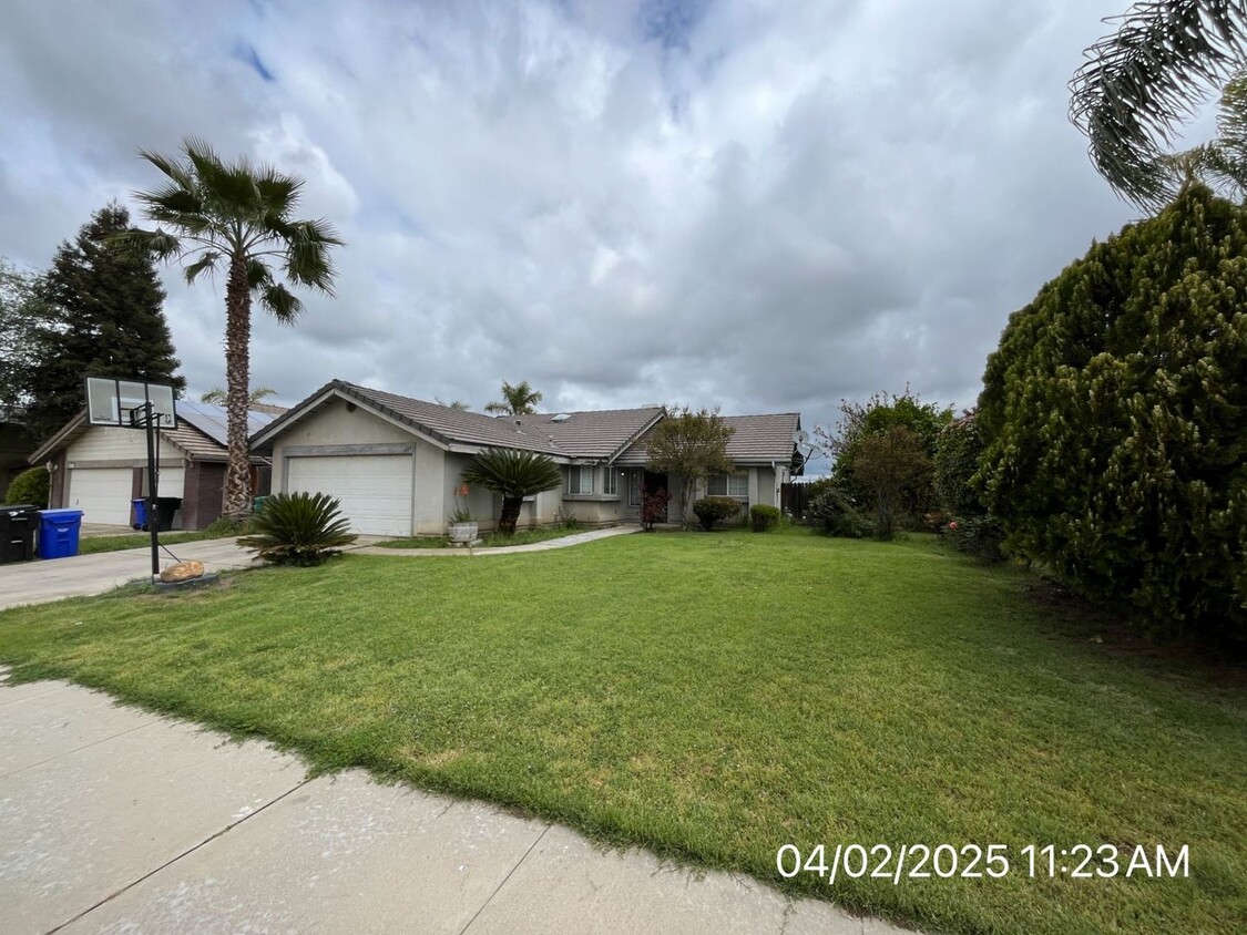 Foto principal - Gorgeous 3 Bedroom Home Coming Soon!!!