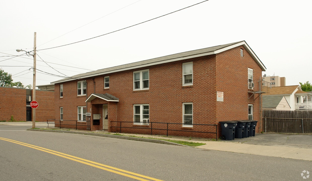 50 Bowers St, Nashua, NH 03060 Apartments in Nashua, NH