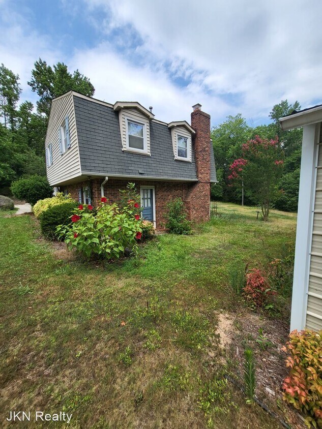 Foto principal - 3 br, 2 bath House - 11108 Mallard Creek Road