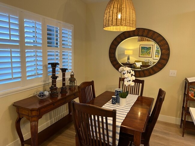 Building Photo - Fully Furnished & remodeled, ground floor,...
