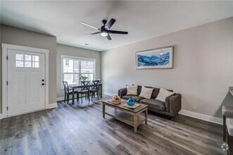 Building Photo - 161 Towne Villas Dr