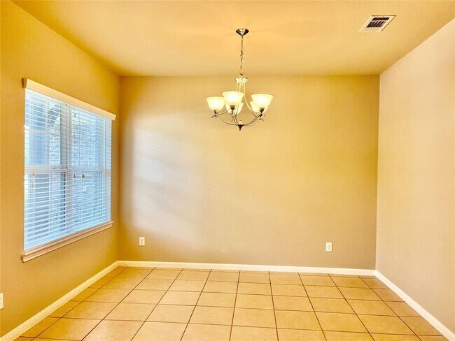 Foto del edificio - 7010 Stevenson Dr