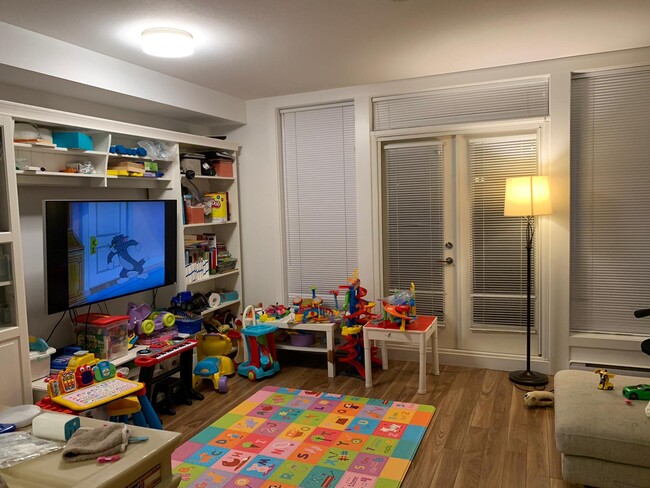 Building Photo - 5655 Chaffey Av