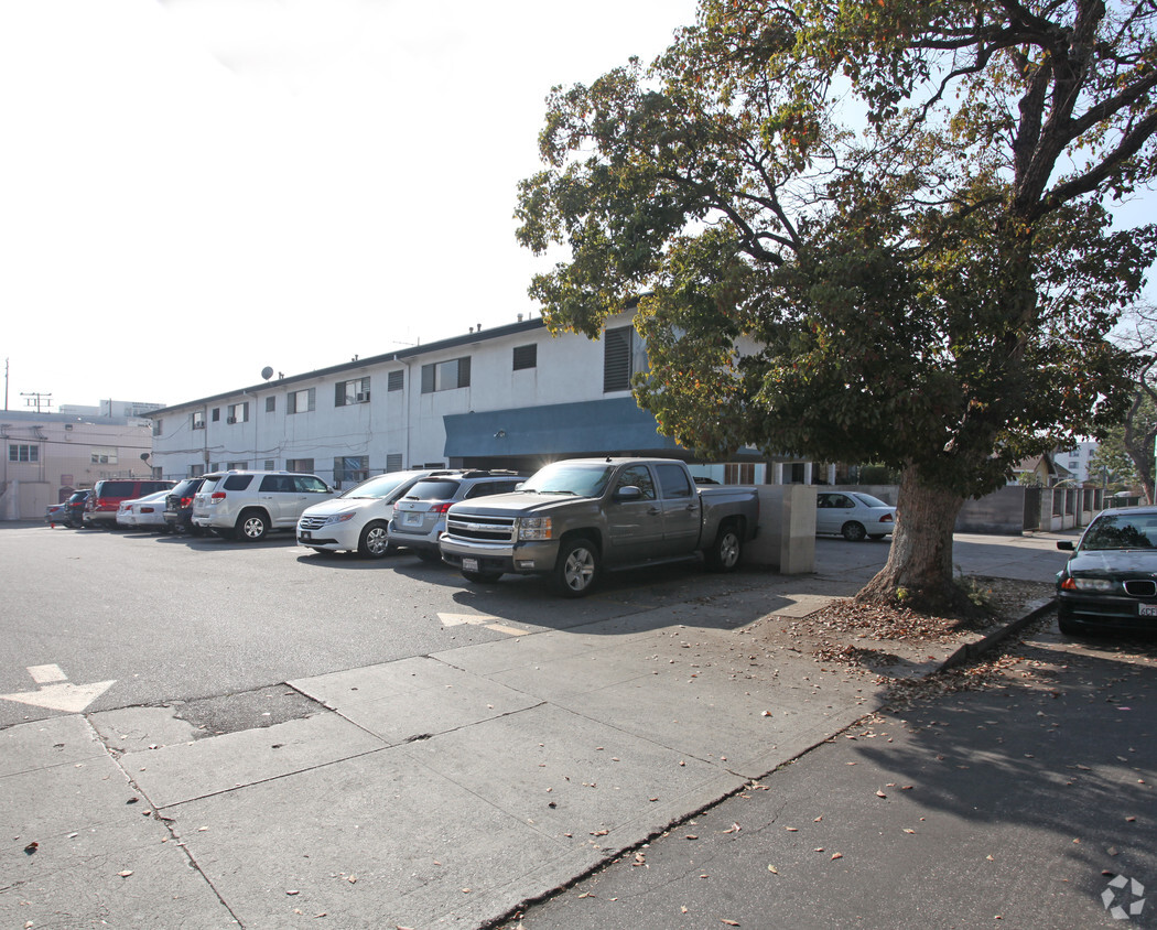 Foto del edificio - 5322 Virginia Ave