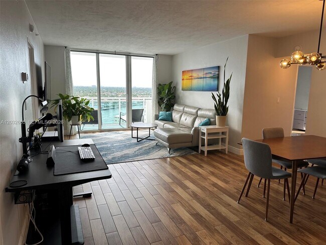 Foto del edificio - 3001 S Ocean Dr