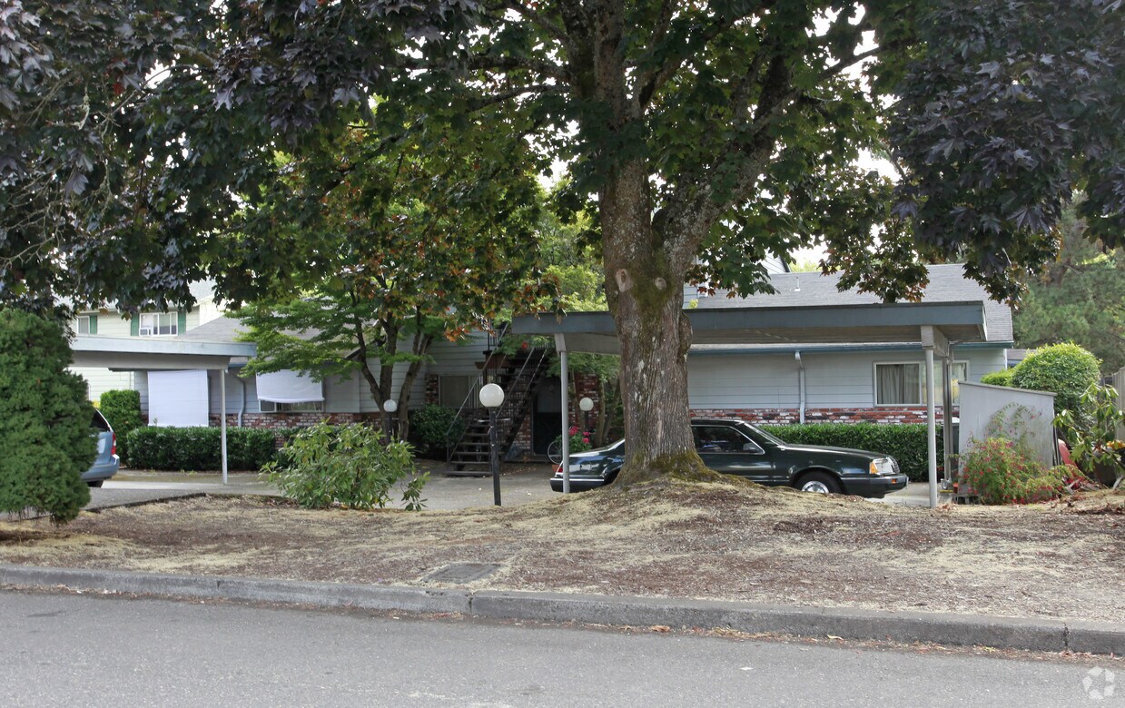 Building Photo - Brookside Manor