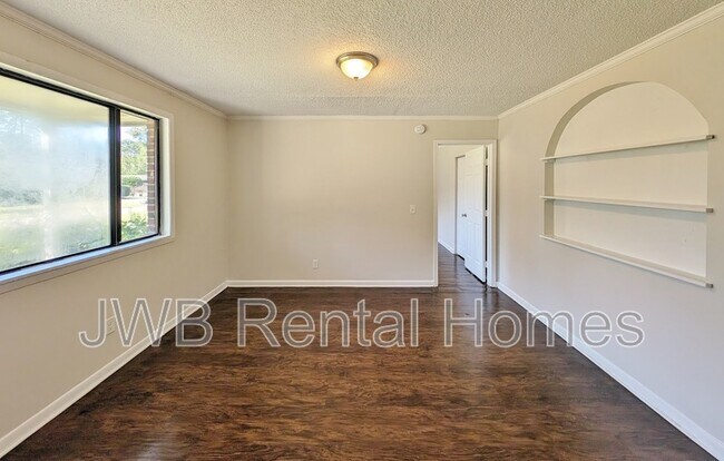 Foto del edificio - 3025 Armstrong St