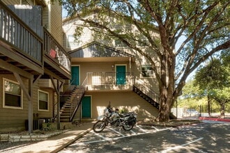 Building Photo - 6700 Cooper Ln