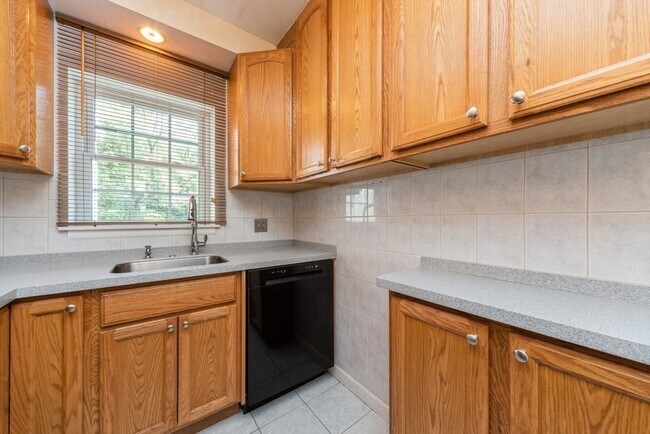 Foto del edificio - 31 Lake Shore Ct