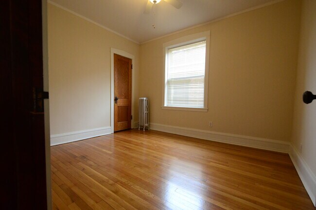 Foto del edificio - 5956 N Magnolia Ave
