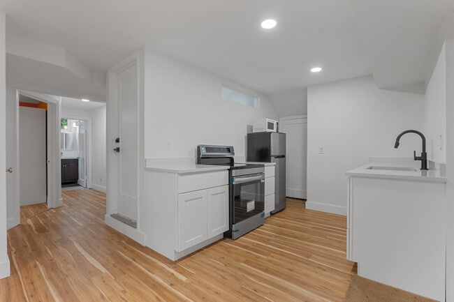 Building Photo - 1543 Binford St