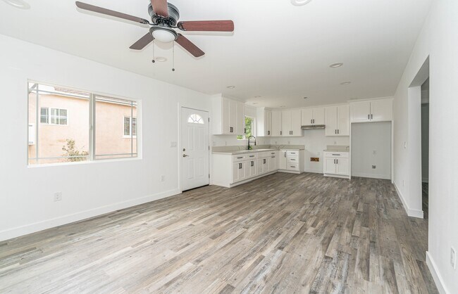 Foto del edificio - 4590 W 120th St