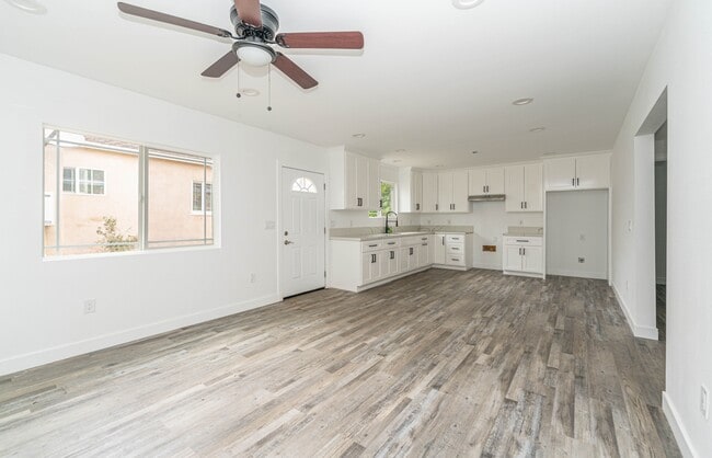Building Photo - 4590 W 120th St
