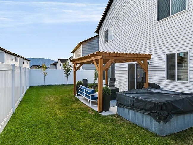 Foto del edificio - 1428 W Creekside Dr