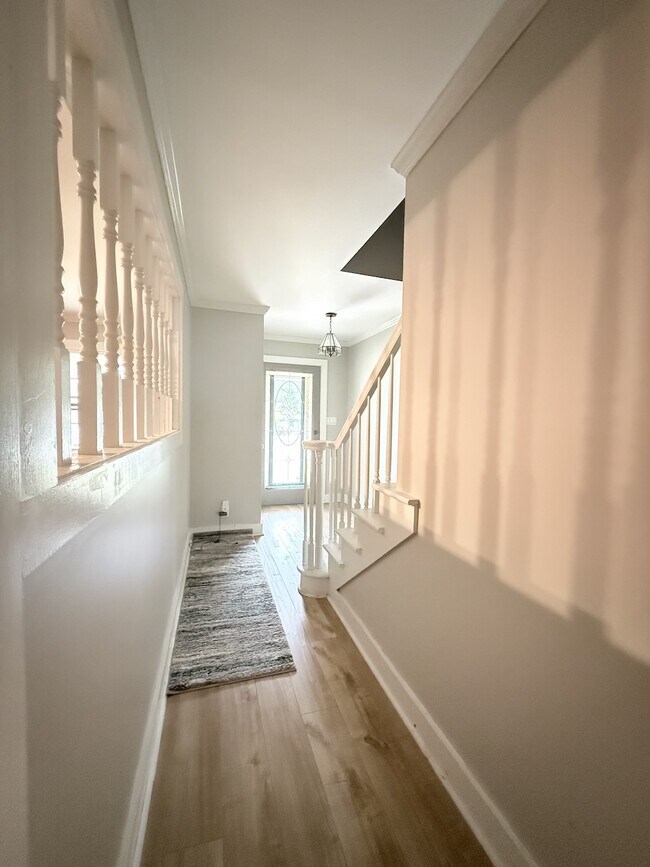 Sala - 2950 Cloverhurst Dr