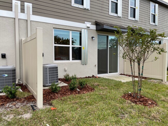 Foto del edificio - 5844 Ocean Isle Dr