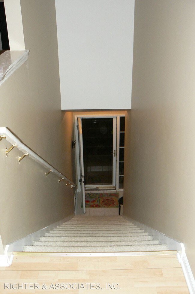 Foto del edificio - 2 br, 2 bath House - 512 OLDE ENGLISH CIRCLE