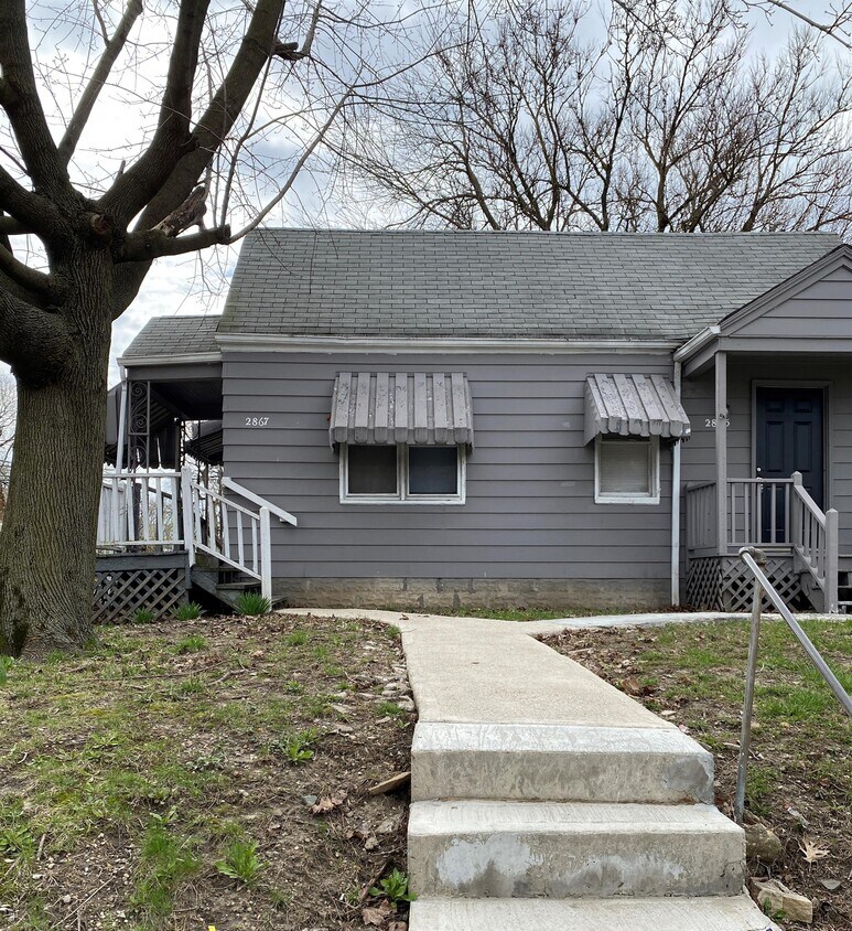 Primary Photo - 2867 E Brookside Ave