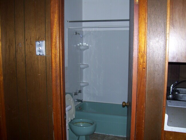 Foto del edificio - 4561 Nails Creek Rd