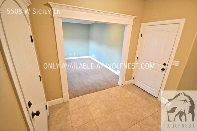 Building Photo - No Deposit Option! Sensational 3 Bedroom H...