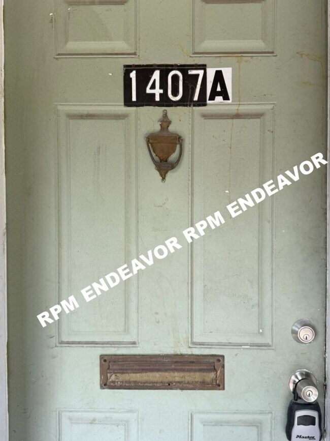 Foto del edificio - 1407-1407 Rowan Ave