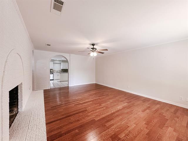 Foto del edificio - 6616 Crooked Ln