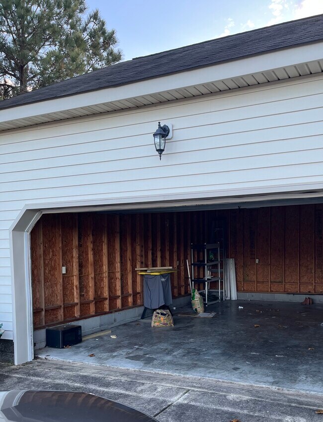 Foto del edificio - 36 Jumpmaster Dr